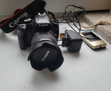 Продам зеркальный фотоаппарат Canon EOS 450D с китовым объективом