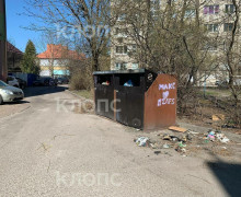 Контейнерная площадка на проезде улицы Леонова вызывает недовольство жителей