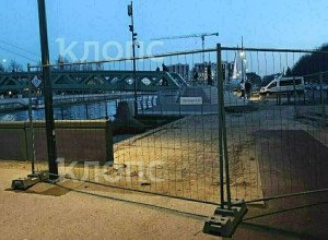 На Философском мосту в Калининграде частично демонтировали покрытие и ограничили проход