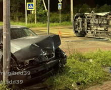 В Калининграде на перекрёстке Каблукова и Карташева произошло столкновение двух автомобилей