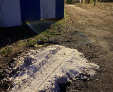 Дорожную соль оставили на проспекте Победы в Калининграде