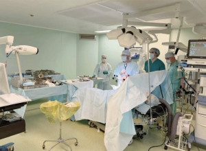 В Калининграде впервые провели операции на суставах с роботами-ассистентами