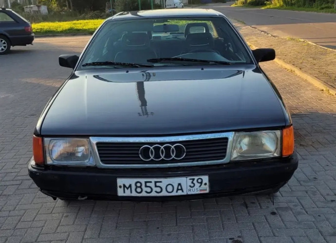 Audi 100, 1990