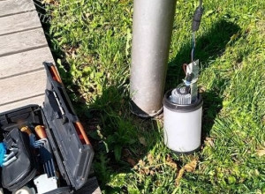 В Зеленоградске вандалы повредили фонари в сквере «Вектор»