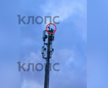 В Калининграде на Сельме подросток забрался на вышку на фоне заката