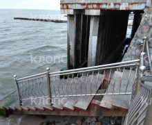 В Зеленоградске восстановили ступень у пирса после инцидента с туристкой