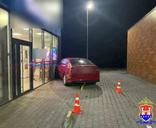 В Калининграде водитель, не справившийся с управлением на Панина, оказал сопротивление полиции