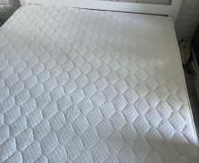 Отдам в хорошие руки: стол, стулья, кровать с матрасом
