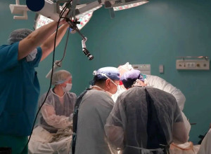 Калининградские хирурги провели сложную операцию на печени в прямом эфире для коллег из 40 регионов