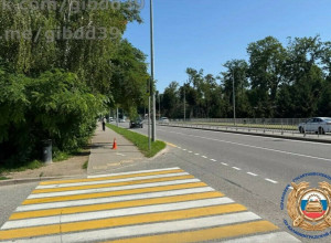 В Гурьевске водитель электросамоката сбил пенсионерку и скрылся