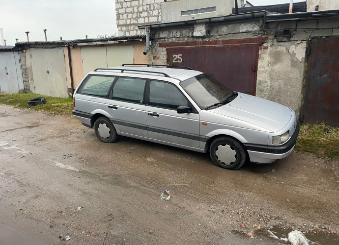 Volkswagen Passat, 1992