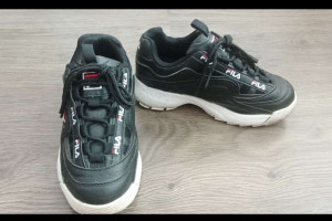Продам кроссовки Fila