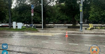 В Калининграде мотоциклист пострадал в ДТП на улице Октябрьской