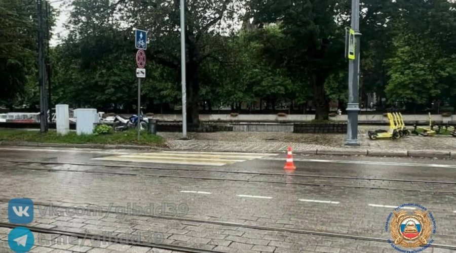 В Калининграде мотоциклист пострадал в ДТП на улице Октябрьской