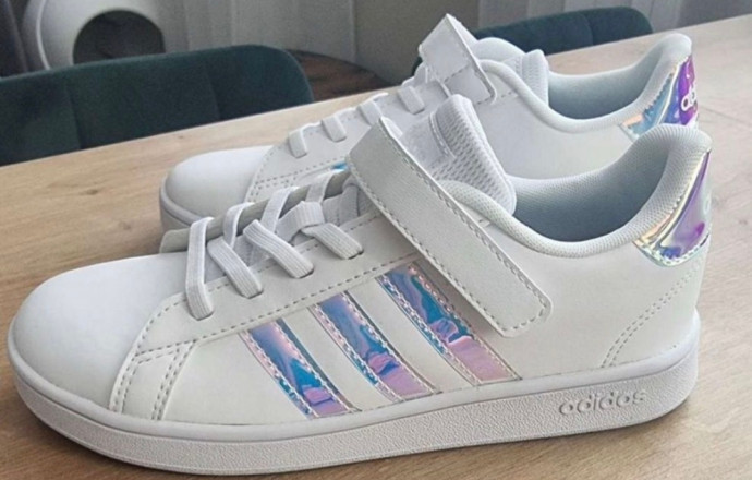 Продам кроссовки Adidas оригинал
