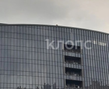 Жители Калининграда заметили подростков на крыше недостроенной высотки на Московском проспекте