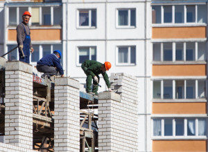 Строительство школ на Левитана и в Луговом: новые сроки и проблемы