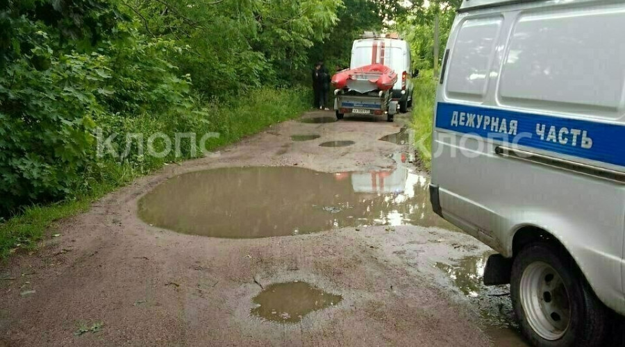Тело пожилого мужчины извлекли из водоёма на Аллее Смелых в Калининграде