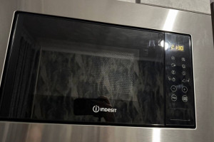 Встраиваемая микроволновая печь Indesit MWI 120 GX