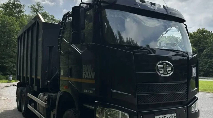 В Калининградскую область поступило 16 единиц спецтехники для уборки территорий