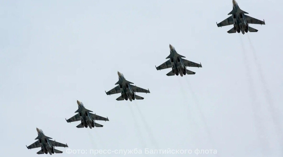 Экипажи Су-30СМ2 Балтийского флота отработали удары по наземным целям на учениях
