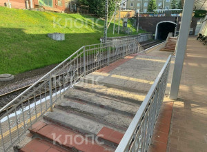 Жители Калининграда сообщили о неудовлетворительном состоянии лестницы на Северном вокзале