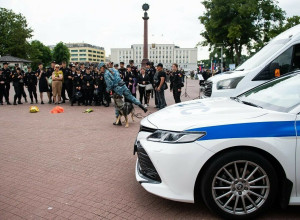 На площади Победы в Калининграде отметили 308-летие МВД