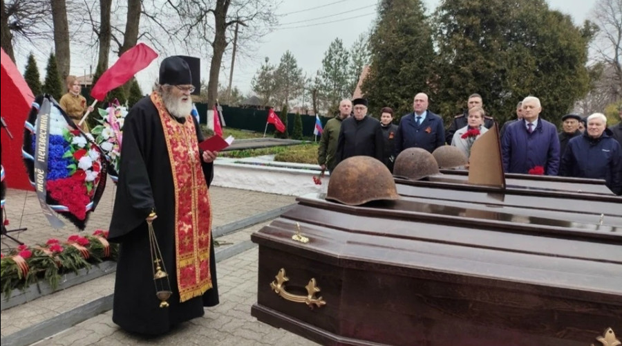 В Приморске состоялось перезахоронение останков красноармейцев