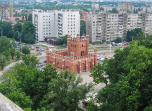 Нулевые в Калининграде — это не просто цифры в календаре, а целая эпоха, когда город примерял на себя новые роли и менялся до неузнаваемости прямо на глазах