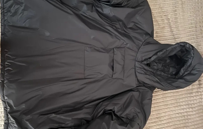 Продаю анорак Yezzy x GAP x Balenciaga