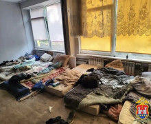 В Балтийске мигранты, работавшие на ремонте школы, ночевали в учебных классах