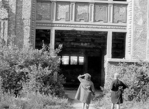 Калининград, июль 1968 года: у кирхи Лютера