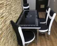 Отдам даром мебель: кровать с матрасом и стол со стульями