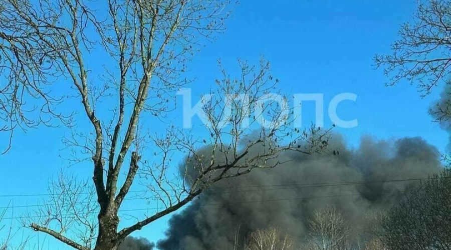 Пожар на складах на улице Камской в Калининграде