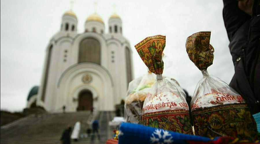 Расписание пасхальных служб с освящением куличей в Калининградской области