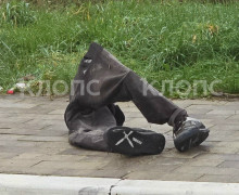 «Человек-невидимка» из Гурьевска прилёг отдохнуть на остановке