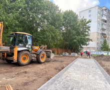 Благоустройство сквера у женской консультации на Фрунзе завершат в сентябре