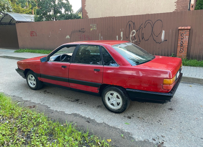 Audi 100, 1988