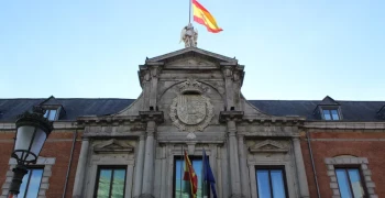 Хосе Мануэль Альбарес потребовал от США уважения после заявлений Трампа