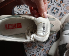 Продам кроссовки р. 37