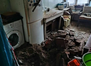 В поселке Ясное Славского округа в жилом доме обрушился потолок квартиры