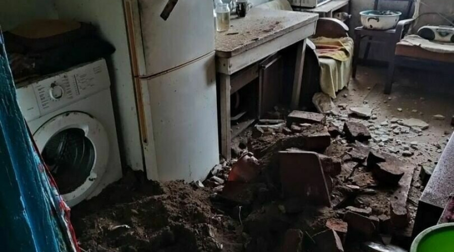 В поселке Ясное Славского округа в жилом доме обрушился потолок квартиры