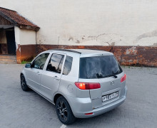 Mazda 2, 2004