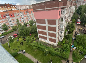 Пожар в пятиэтажке на улице Ульяны Громовой в Калининграде: эвакуация и работа экстренных служб