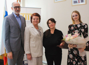 Жительница Калининграда, спасшая ребенка, удостоена медали «80 лет Калининградской области»