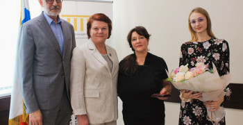 Жительница Калининграда, спасшая ребенка, удостоена медали «80 лет Калининградской области»