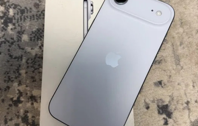 Продаю iPhone 17, 256 ГБ