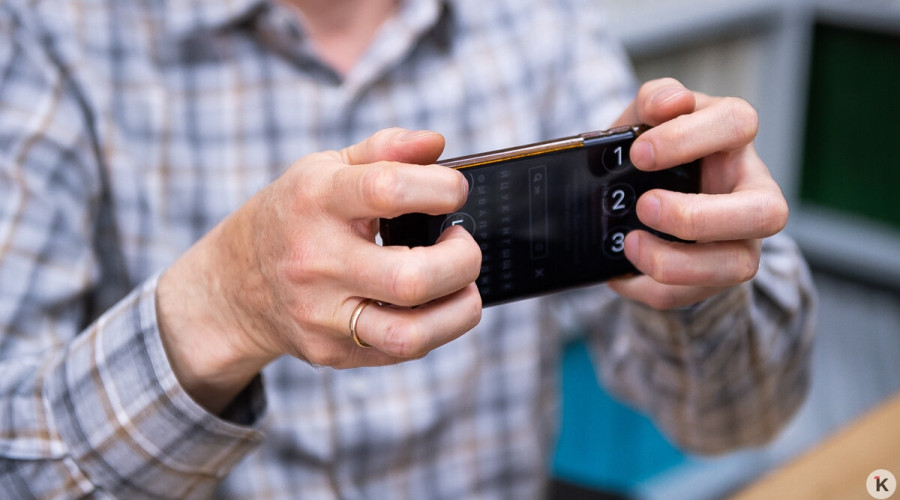 В Калининградской библиотеке для слепых помогают открывать новые возможности