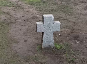 Каменный крест у Кафедрального собора в Калининграде: история появления