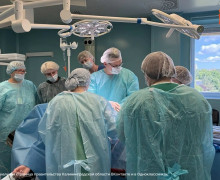 В Калининградском перинатальном центре выполнено кесарево сечение пациентке с кистой яичника 8×10 см